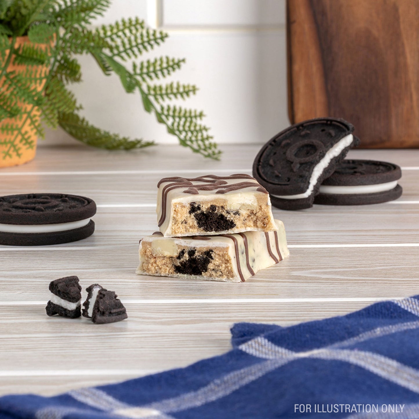 dipped-cookies-and-cream-protein-bars-y2 15807_QN_USA_ProteinBar_CAC_InterimAssetUpdate_Digital-Dipped-ProductCarouselSet_Tabletop1.jpg